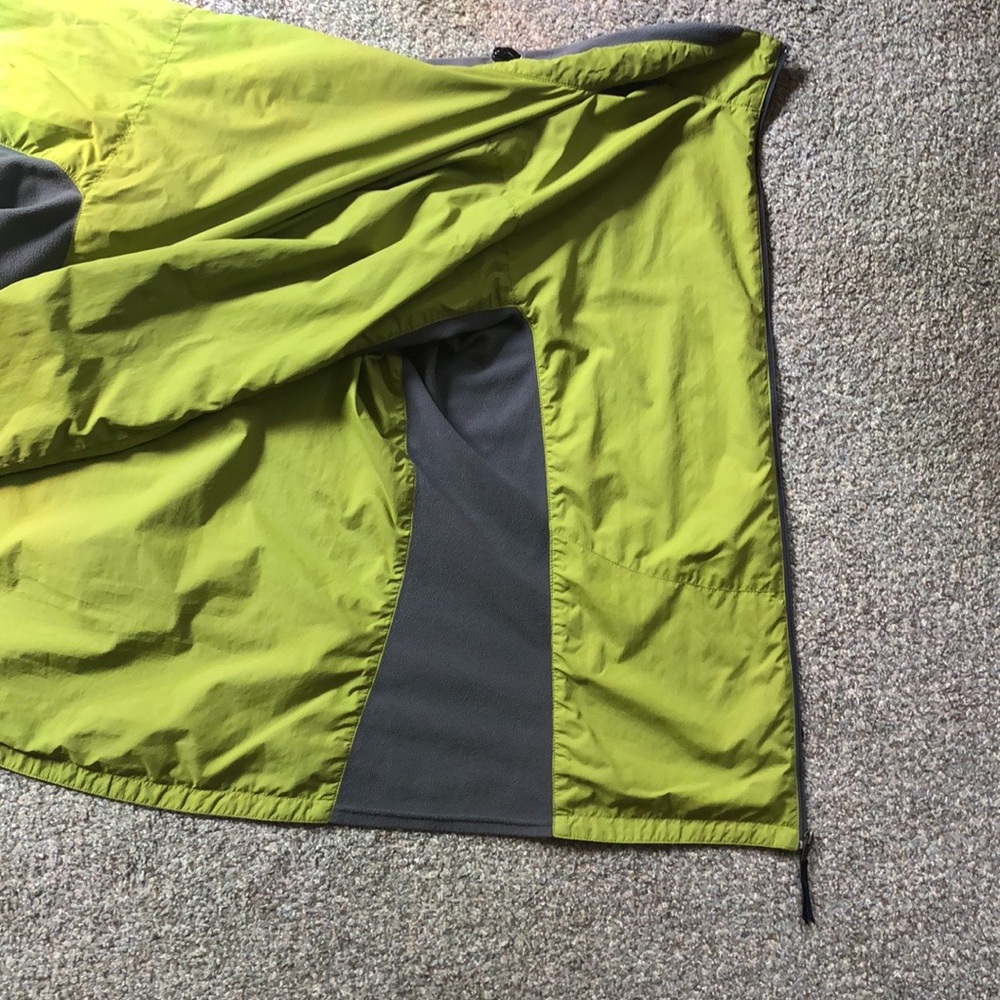 Men’s Montbell Climalite Packable Wind Breaker - Picture 5 of 6